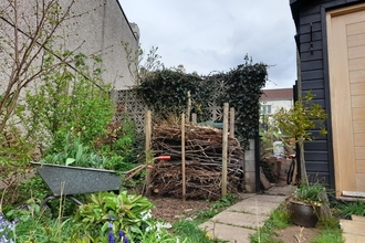 Front garden natural bin barrier