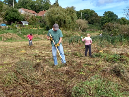 Practical conservation volunteers